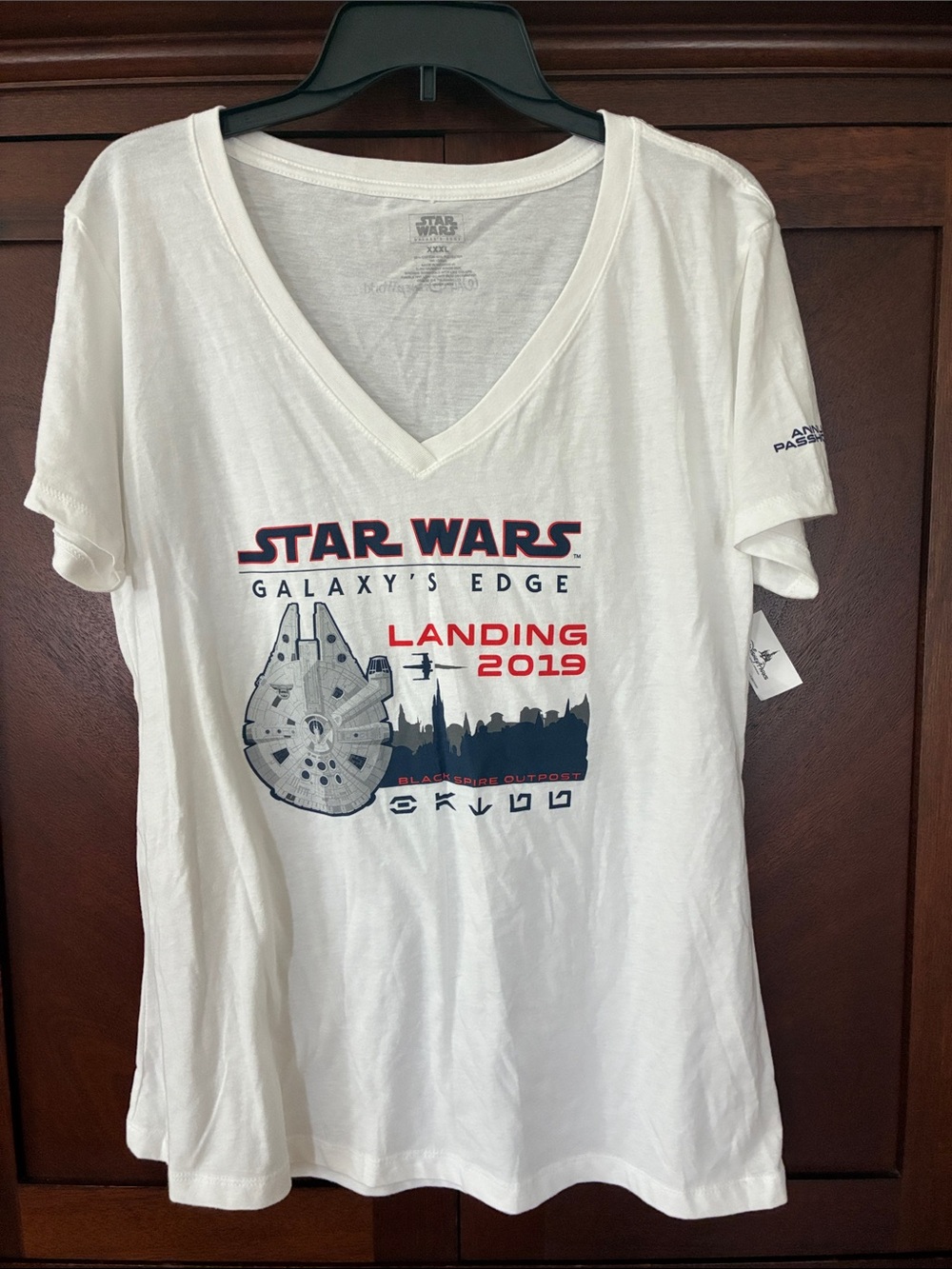 Star Wars White Galaxy's Edge Landing 2019 V-Neck Tee